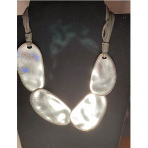 4 STONED NECKLACE