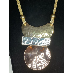 3 SHAPED NECKLACE
