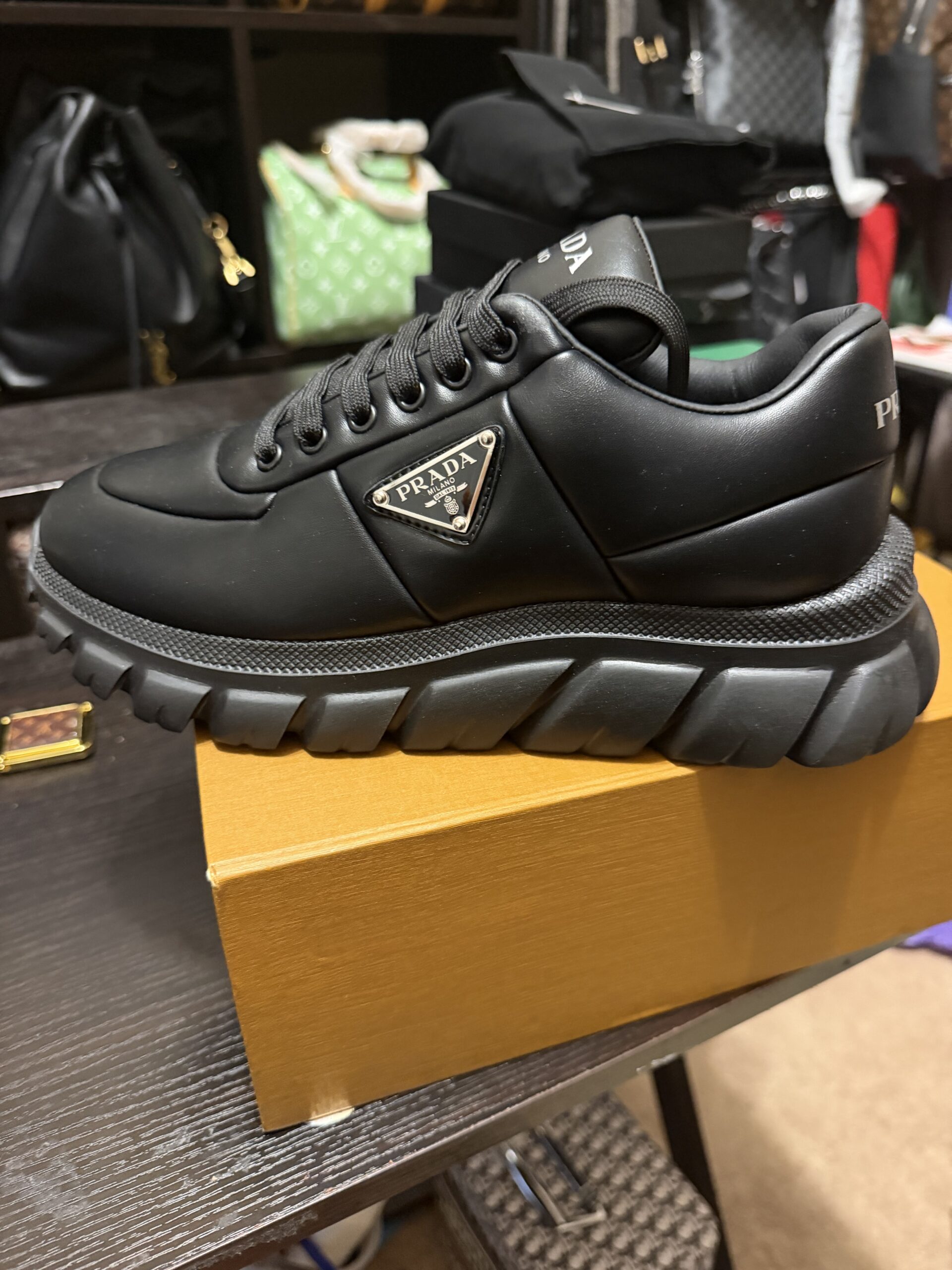 Sneakers P